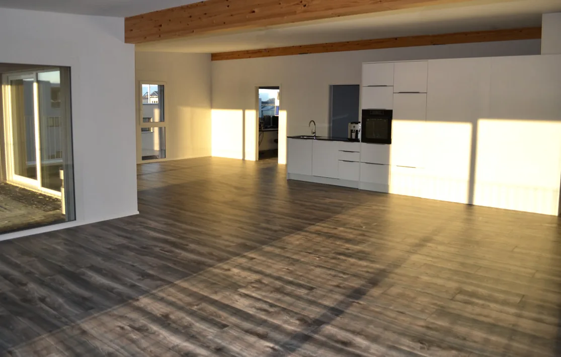 Helles Büro zum Mieten in Murten